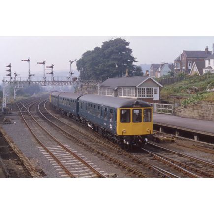 Heljan 1454 OO Gauge Class 104 3 Car DMU BR Blue Blackpool